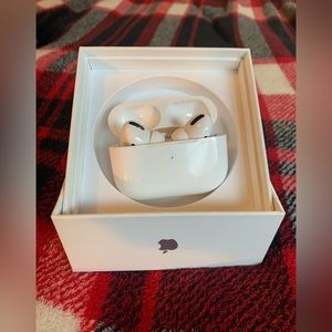 AirPods Pro, never used, perfect condition!